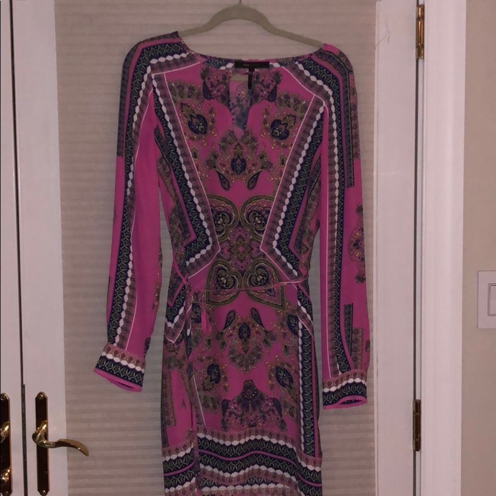 Bcbg pink dress; long sleeve; neckline v cut